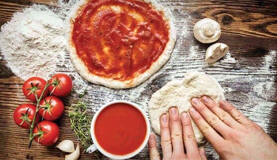 همه چیزهایی که از پیتزا نمی‌دانید؛ از دلایل محبوب‌شدن تا ترفندهای کمتر لو رفته پخت