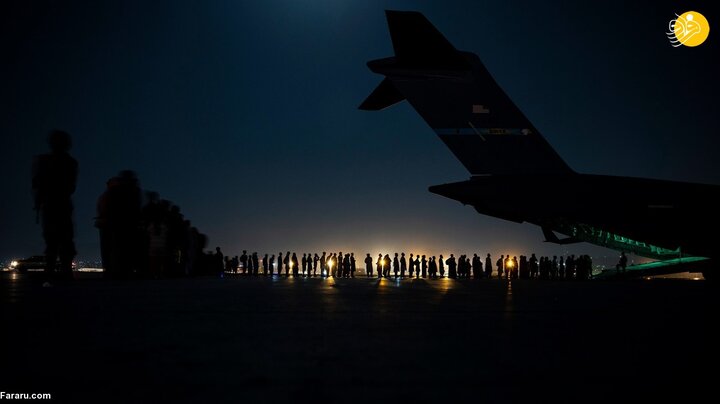 آخرین نظامی آمریکایی که خاک افغانستان را ترک کرد / عکس