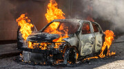 دستگیری عامل آتش زدن عمدی خودروهای شهرک بروجردی تهران / فیلم