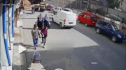صحنه دلخراش لحظه تصادف موتورسیکلت با دو زن عابرپیاده! / فیلم