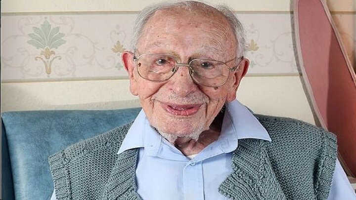 راز طول عمر عجیب پیرترین مرد بریتانیایی با ۱۰۹ سال سن / عکس