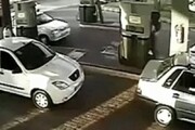 ویدیو عجیب از لحظه ناپدید شدن خودرو در پمپ بنزین