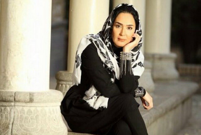 کشف حجاب بازیگر زن مشهور ایرانی و رونمایی از مدل موی عجیب و غریبش / عکس