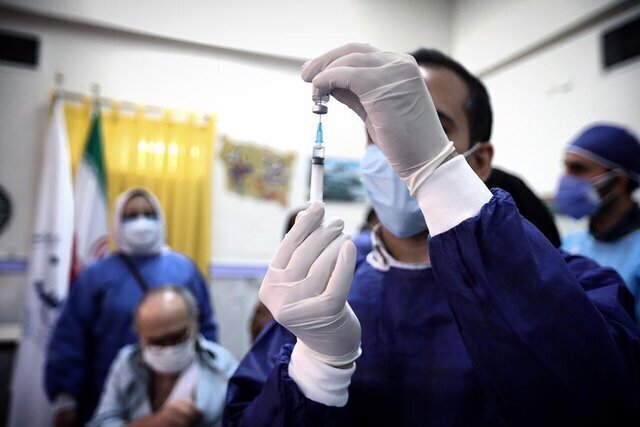 خبر وزیر بهداشت درباره برنامه ویژه‌ برای واکسیناسیون مردم تهران