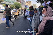 تجمع عجیب مخالفان واکسیناسیون مقابل وزارت کشور / فیلم