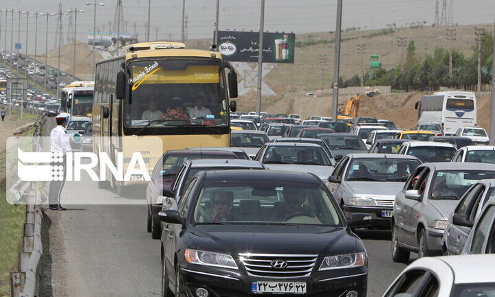 ترافیک نیمه سنگین و سنگین در مسیرهای ورودی تهران
