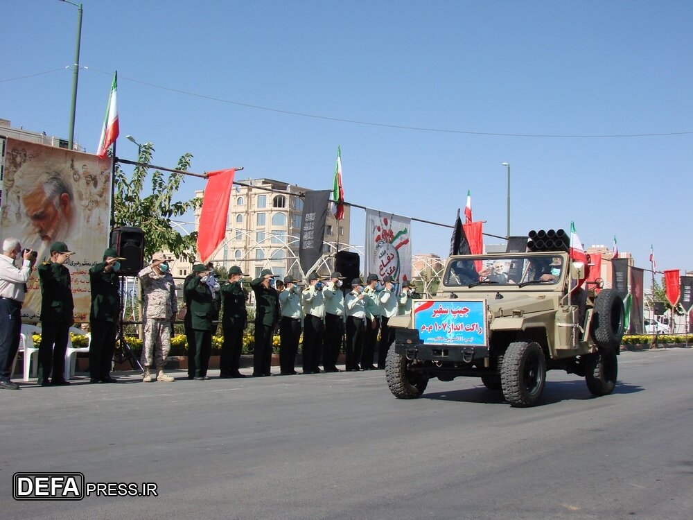 رژه خودرویی نیروهای مسلح در شهرکرد / تصاویر
