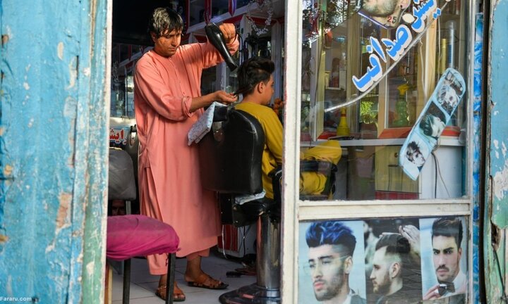 فشار عجیب طالبان بر آرایشگاه‌های مردانه افغانستان | استفاده از اسپری مو و زدن ریش ممنوع! / فیلم
