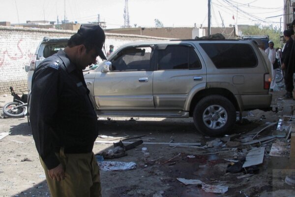 ۶ کشته و زخمی در پی انفجار بمب در پاکستان