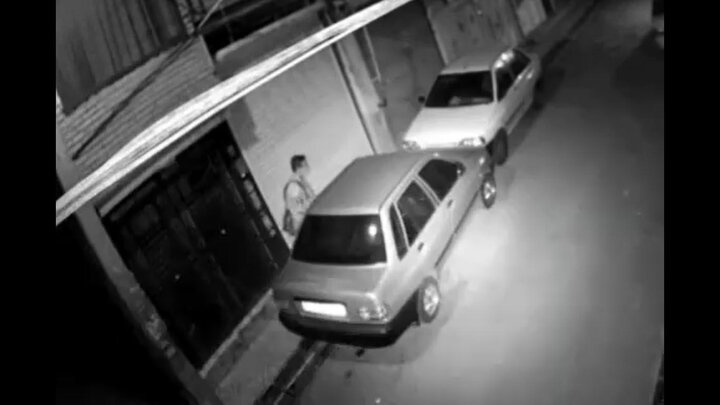 سرقت عجیب خودرو پراید در کمتر از ۳۰ ثانیه / فیلم دوربین مداربسته