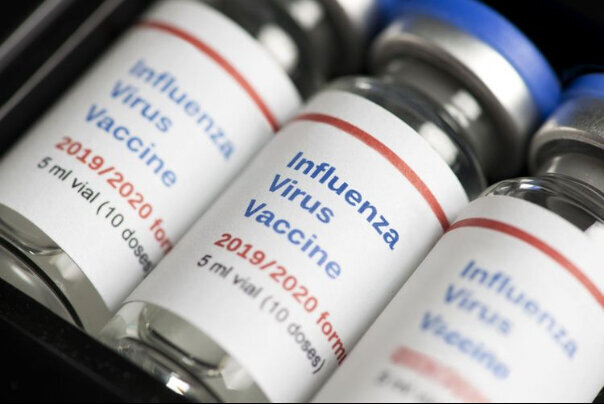 توزیع ۸۰۰ هزار دوز واکسن آنفلوآنزا در مراکز بهداشت / واکسن رایگان آنفلوآنزا به چه کسانی تزریق می‌شود؟