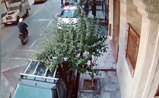 حمله عجیب ۳ مرد به دختر تهرانی با نقشه قبلی در روز روشن / فیلم