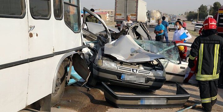 برخورد هولناک ۴ خودرو در اصفهان / ۱۰ نفر مصدوم شدند