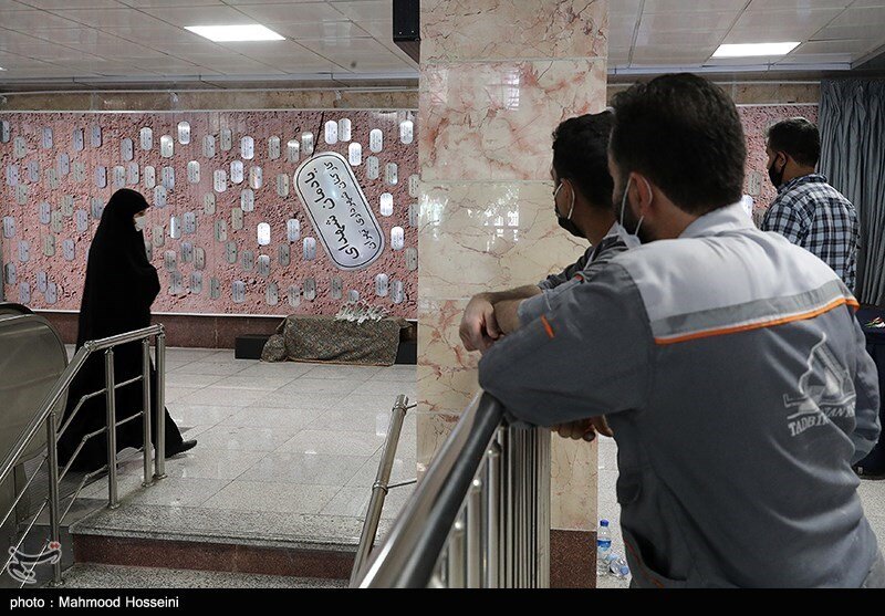 رونمایی از دیوارنگاره شهدای شهرداری تهران / تصاویر