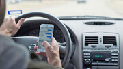 جدول نرخ جرایم رانندگی در سال ۱۴۰۰؛ استفاده از تلفن همراه در حین رانندگی و نداشتن پلاک چقدر جریمه دارد؟ / عکس