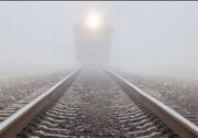 خودکشی هولناک پسر ۱۷ ساله یزدی روی ریل قطار / فیلم