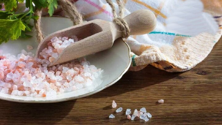 فواید و مضرات مصرف نمک دریایی