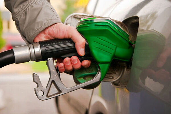 اتفاق عجیب درباره بنزین / ایرانی ها روزانه ۸۵ میلیون لیتر بنزین مصرف می کنند