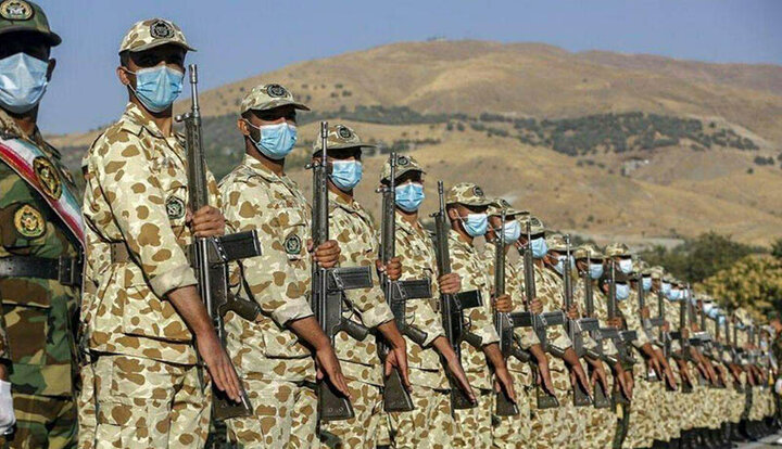 اقدام جالب سرباز راهور در تهران هنگام بازگشت از کارش / عکس