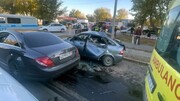 تصادف مرگبار دو خودرو هنگام دور زدن / فیلم
