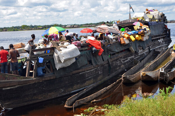 تعداد کشته‌ها و مفقودی‌ واژگونی قایق در کنگو افزایش یافت