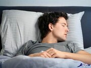 چرا در خواب عرق می‌کنیم؟ + نحوه درمان