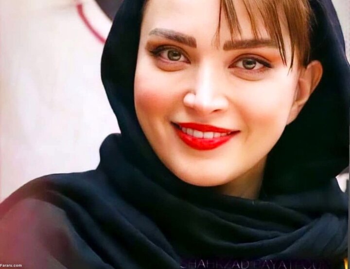تیپ جالب بهنوش طباطبایی در برنامه «جدی نگیرید» مربوط به ۲۶سال پیش / فیلم تیپ جالب بهنوش طباطبایی در برنامه «جدی نگیرید» مربوط به ۲۶سال پیش / فیلم