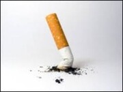 لحظه انفجار مرد سیگاری به دلیل انداختن ته سیگار درون چاه فاضلاب / فیلم
