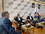 علت خروج محمود احمدی‌نژاد از کشور چیست؟