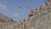 فیلمی شوکه کننده از لحظه انفجار سنگ ۳ هزار تنی در آزادراه تهران-شمال