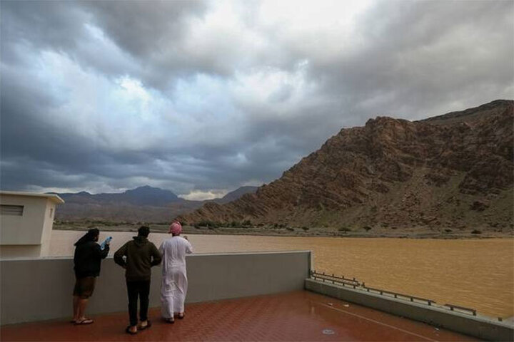 ویدیو ترسناک از تصاویر آخرالزمانی از گردباد شاهین در سواحل عمان