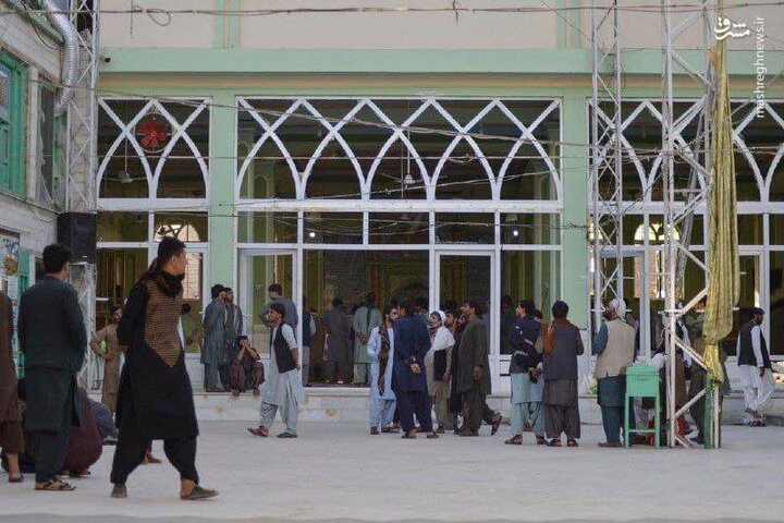 لحظات حمله انتحاری به مسجد قندهار / فیلم