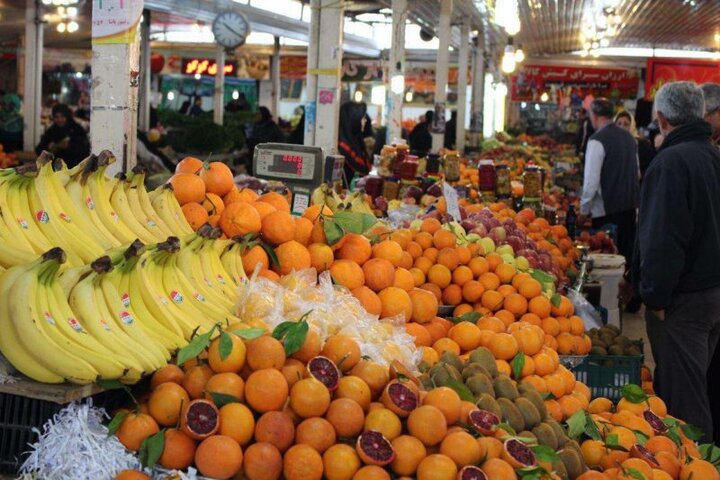 کاهش عجیب مصرف میوه در ایران / میوه‌ها در میادین مانده‌اند!