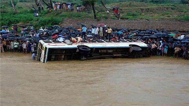 سقوط مرگبار کامیون به داخل رودخانه در کنگو با ۵۰ کشته