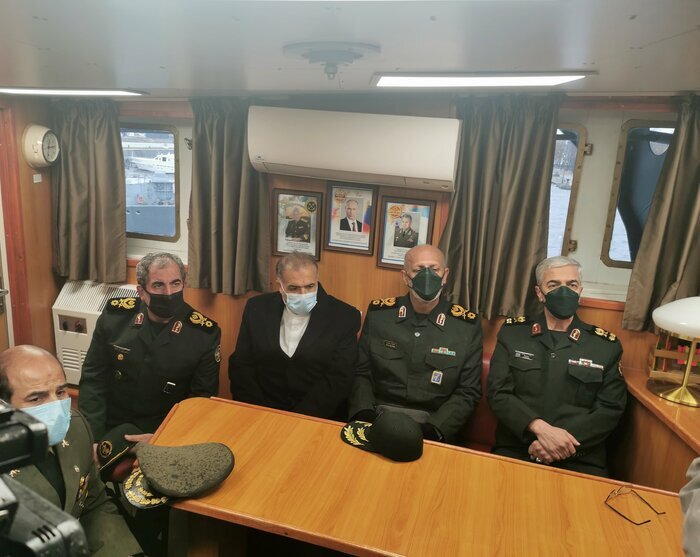  گزارش تصویری بازدید سردار باقری ار نیروی دریایی شمال روسیه 