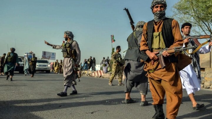 رقص عجیب یکی از نیروی های طالبان سوژه شد /  فیلم