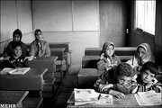 حضور مارها در کلاس درس یک مدرسه در سیرجان کرمان / فیلم