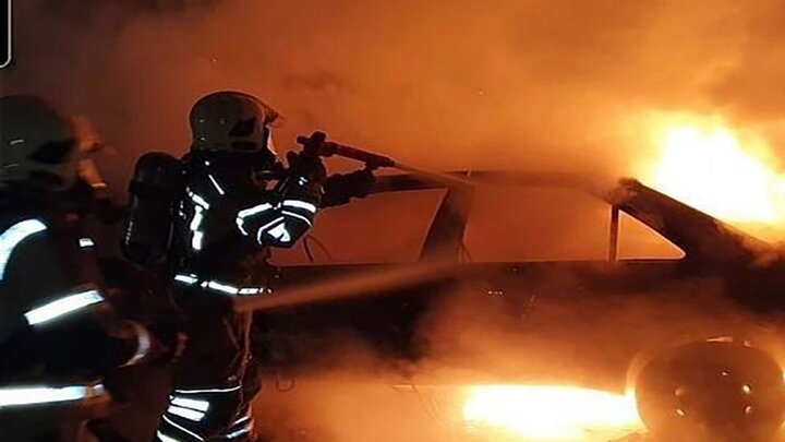 آتش گرفتن خودرو پژو ۴۰۵ در مازندران / فیلم