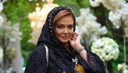 تیپ هنری بهاره رهنما در گلخانه‌اش / عکس