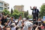 شادی و سرودخوانی در جشن تولد ۶۵ سالگی احمدی‌ نژاد / فیلم