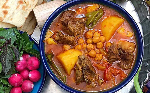 معرفی لذیذترین و خوشمزه‌ترین غذاهای محلی شیراز که در سفر به این شهر باید آن را تجربه کنید!