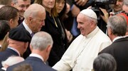 هذیان‌گویی جو بایدن هنگام خداحافظی با پاپ! / فیلم