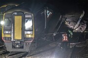 برخورد وحشتناک دو قطار با یکدیگر در لندن / فیلم