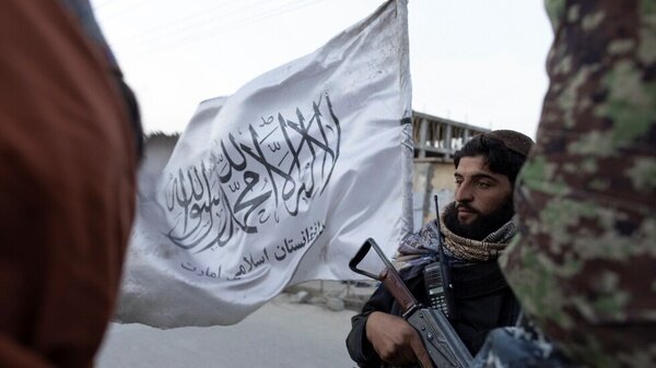 طالبان ادعای پیوستن نیروهای سابق امنیتی افغانستان به داعش را تکذیب کرد