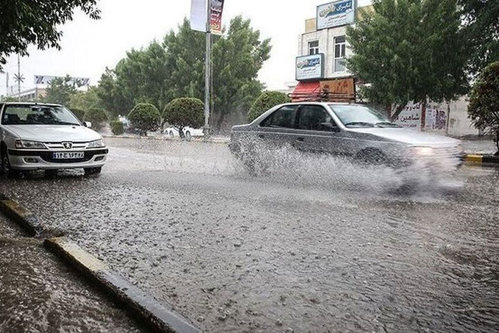  خیابان پاسداران تهران  غرق در آب / فیلم