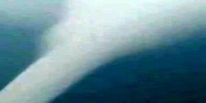 ویدیو تماشایی از لحظه وقوع گردباد دریایی در خلیج فارس