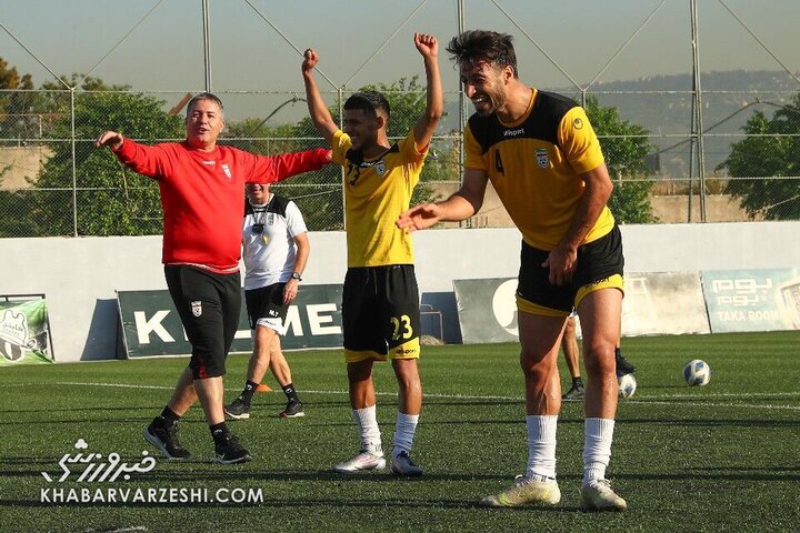 تصاویری از تمرینات تیم ملی در بیروت / فیلم