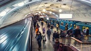 سرقت موبایل مرد در حال مرگ توسط زن در ایستگاه مترو / فیلم