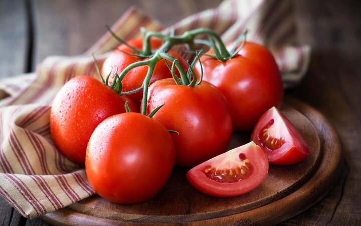 گوجه فرنگی باز هم گران شد / هر کیلو گوجه ۱۴ هزار تومان