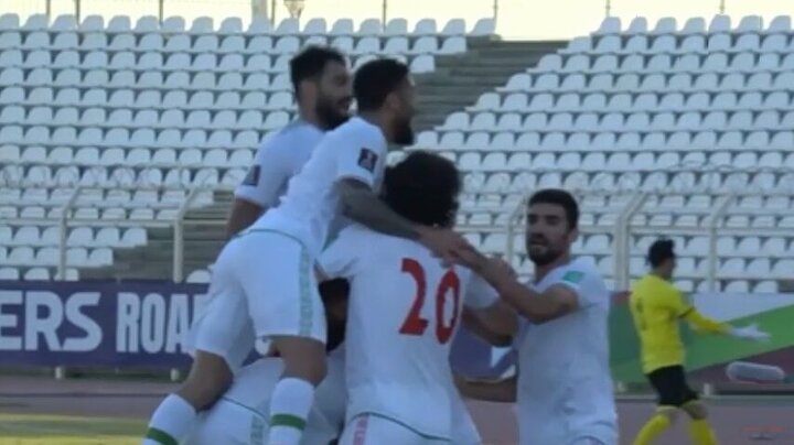 گل دوم و برتری ایران مقابل لبنان در دقیقه ۹۵ با شوت نوراللهی / فیلم
